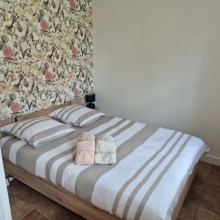 L'oree De Troncais Nyaraló *