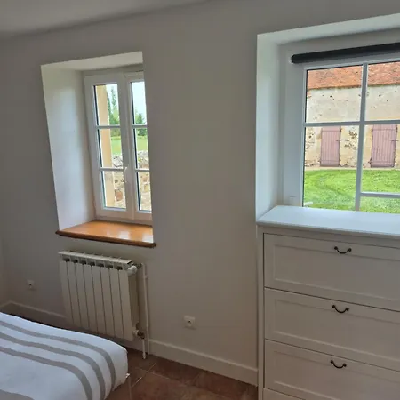 L'oree De Troncais Nyaraló